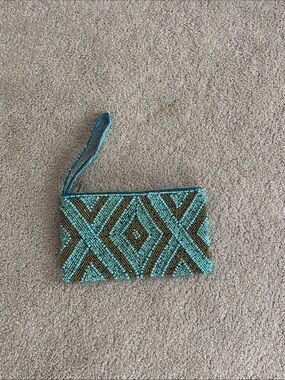 Beaded clutch